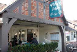 Wilma's Patio, pet friendly restaurant in Newport Beach, Newport dog friendly restaurants